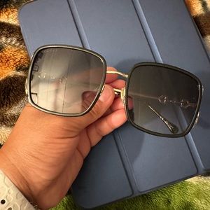 Gucci authentic glasses.new only tried on but I feel like they are to big for me